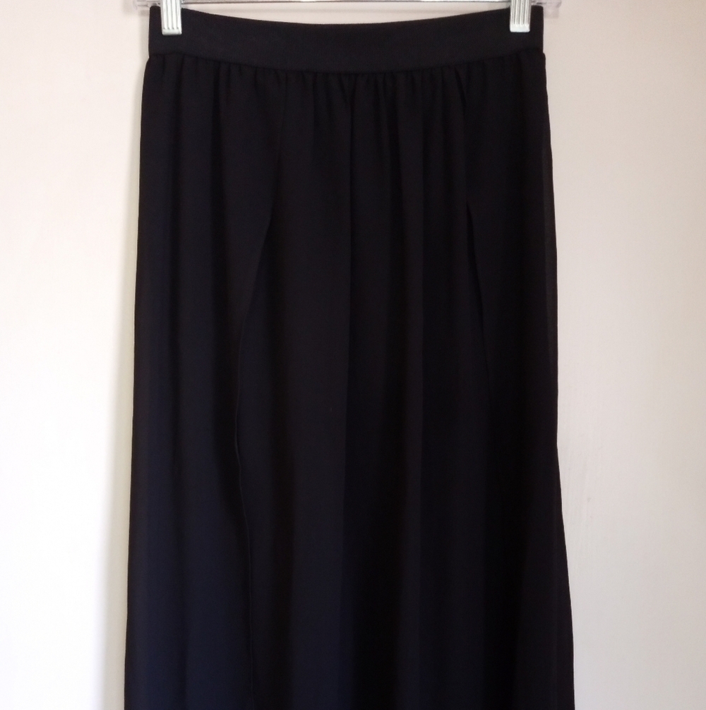 Tobi double spliced black mesh overlay maxi skirt in women's size small